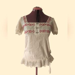 Free People Boho Crochet Embroidered cotton blouse size 6 top flower child